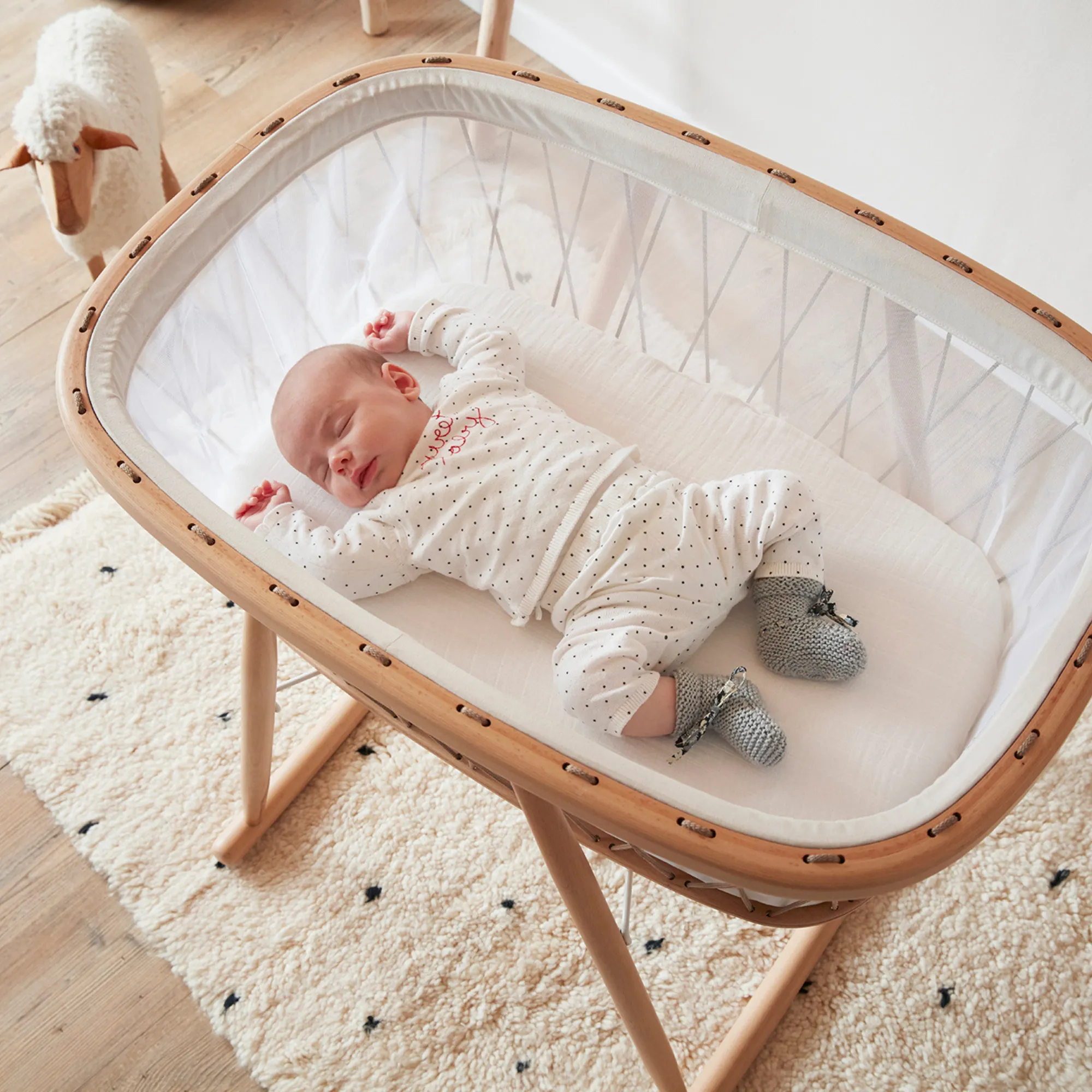 CHARLIE CRANE Kumi Mesh Cocoon Bassinet