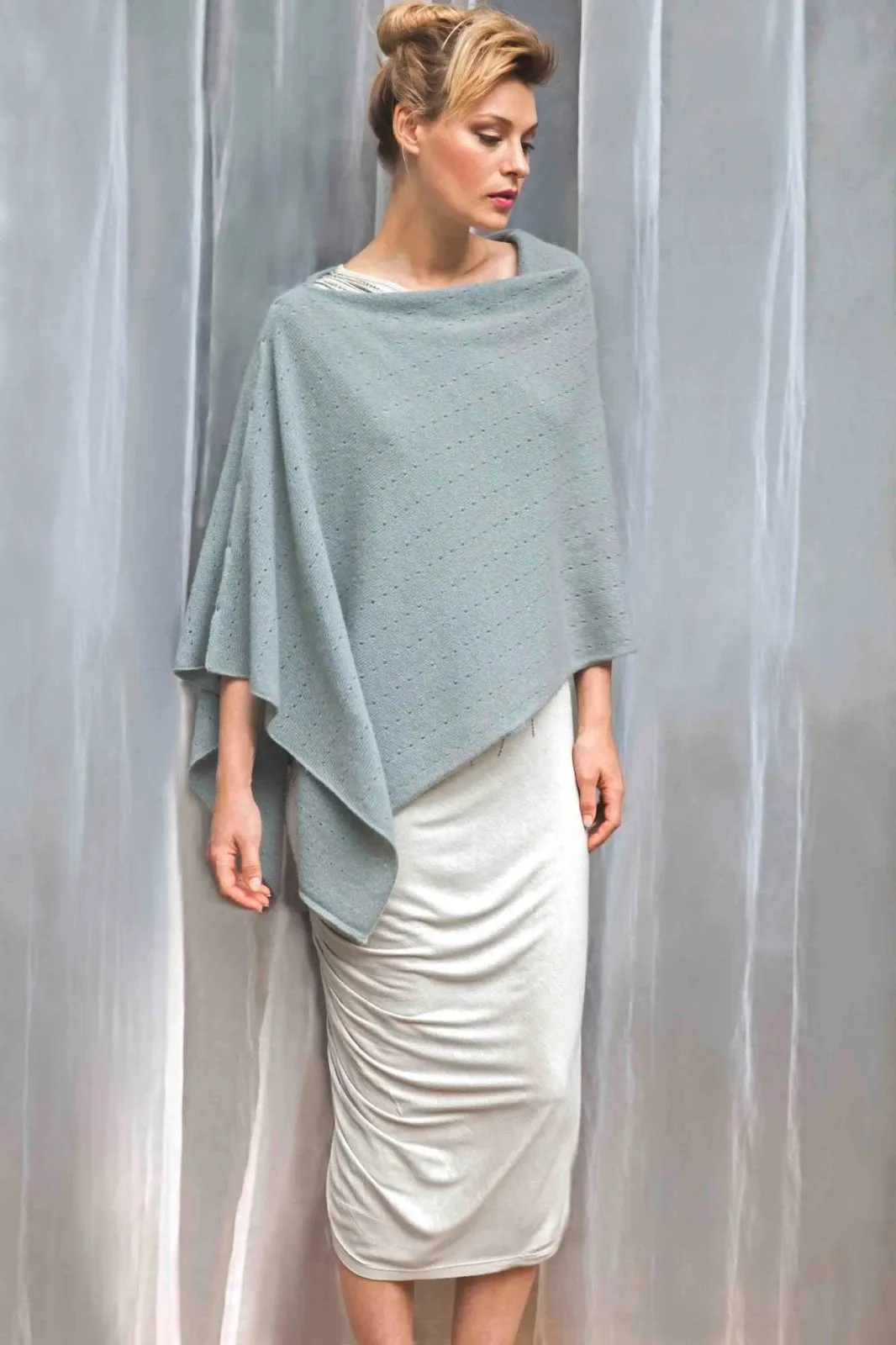 Cornflower blue cashmere poncho Multiway