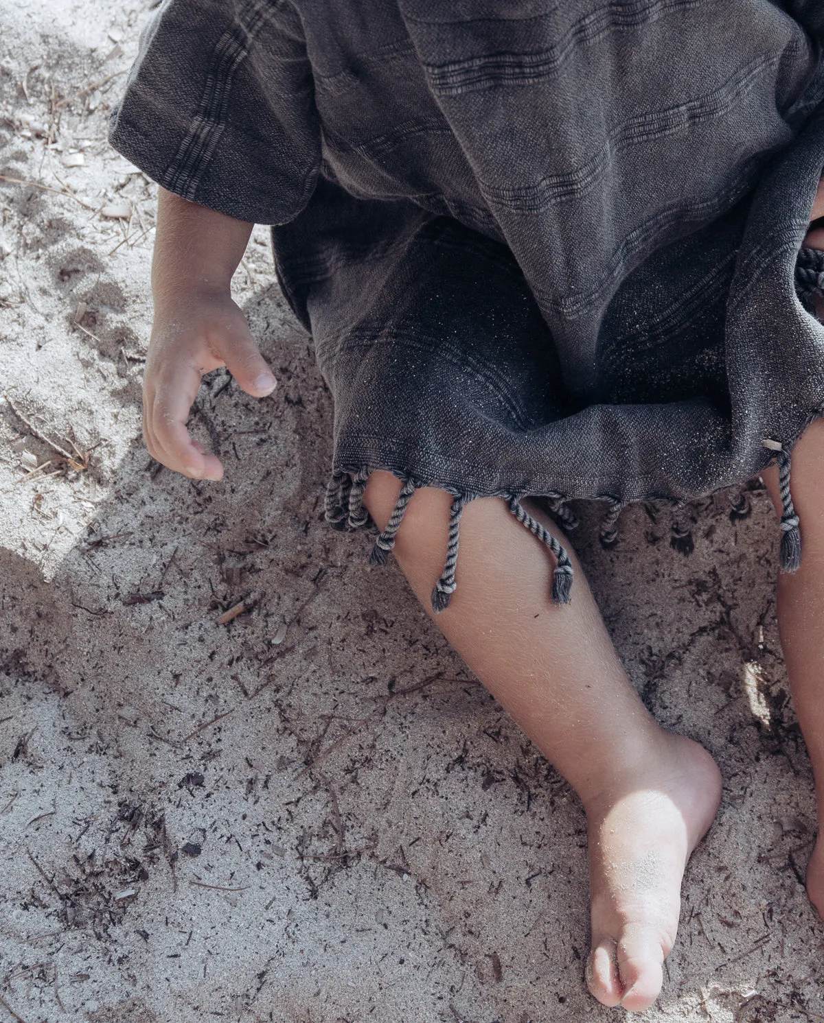 Dein Strand-Poncho: Poncho in Graphitgrau für deinen Beach-Style