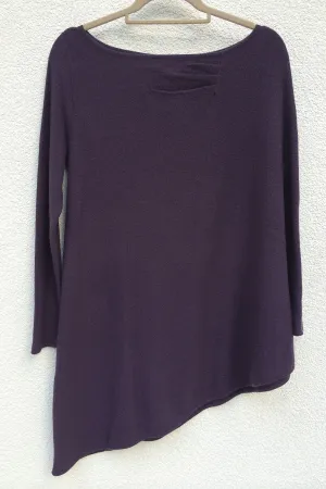 One sleeve Cashmere poncho in Aubergine