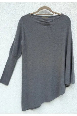 One sleeve cashmere poncho in Mid grey