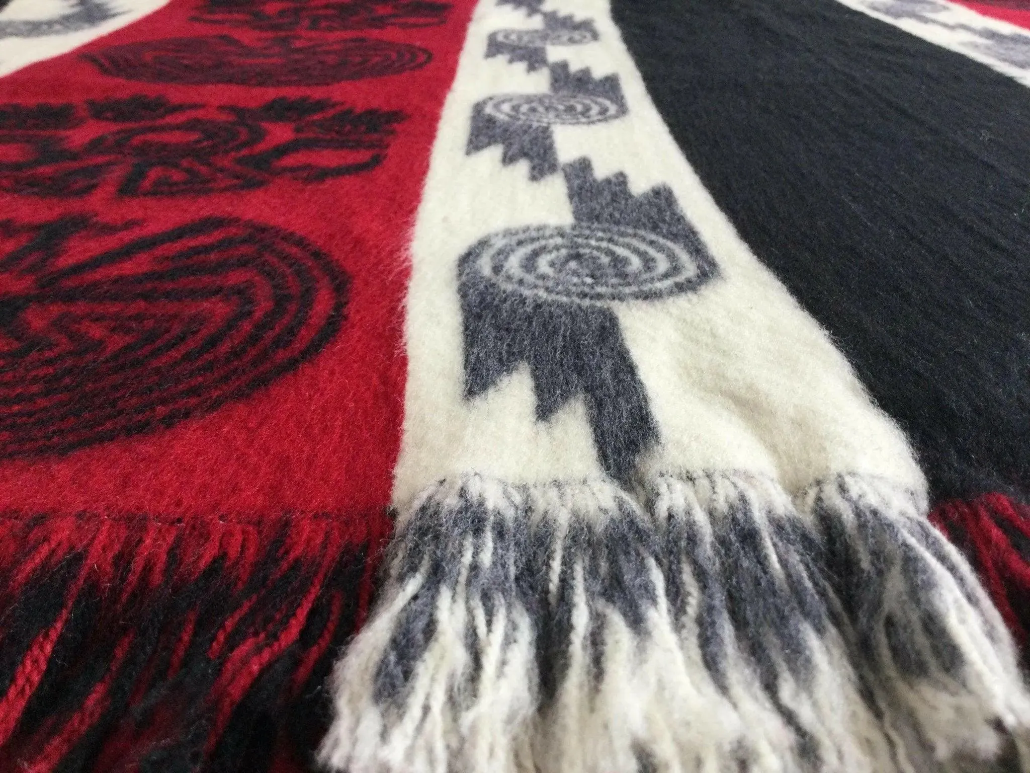 Poncho Hood Wool Red