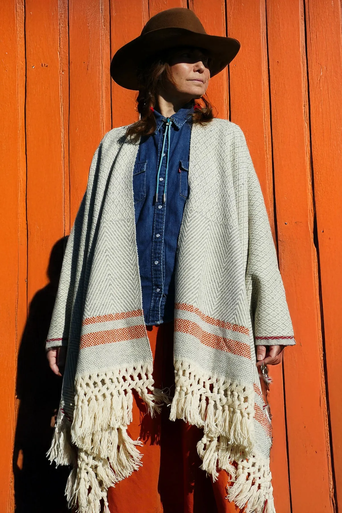 SLP -  Poncho 'Manteigas’, 100% sheepwool in Grey Heather, Natural White and Burnt Orange