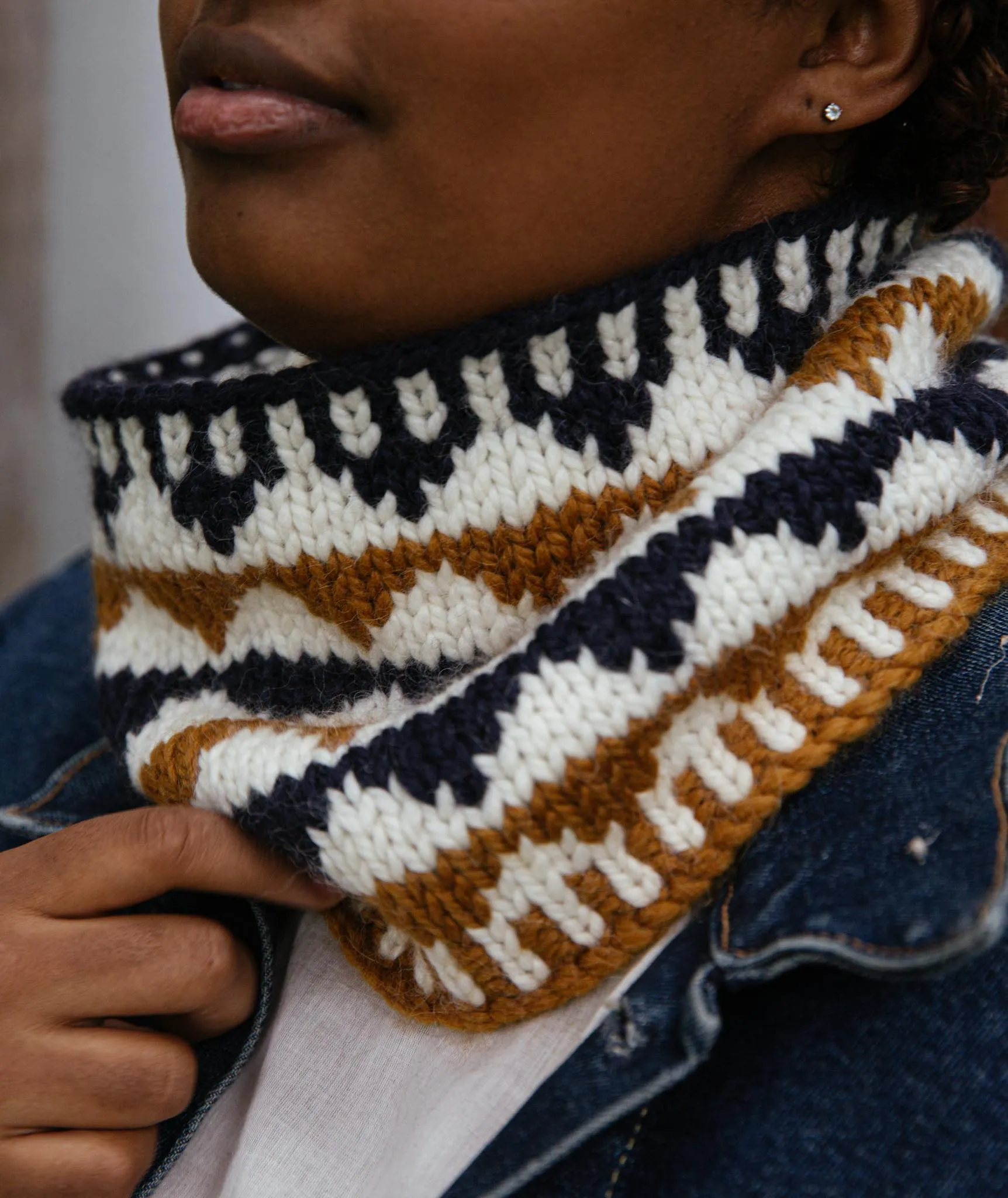 Tricolor Triangle Colorwork Cowl Using Wool and the Gang Alpachino Merino