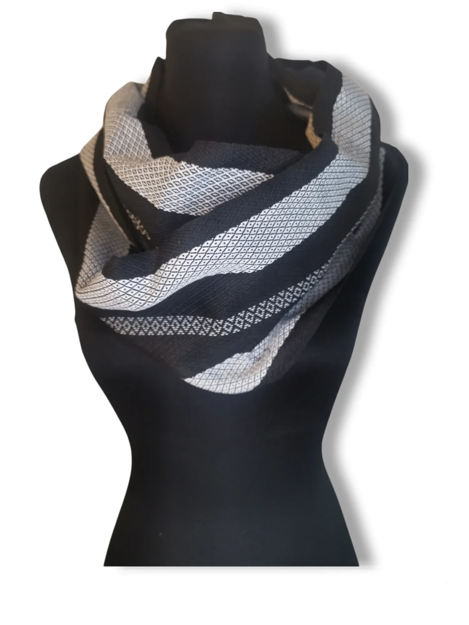 VMWI5 - Kalinga Infinity Scarf