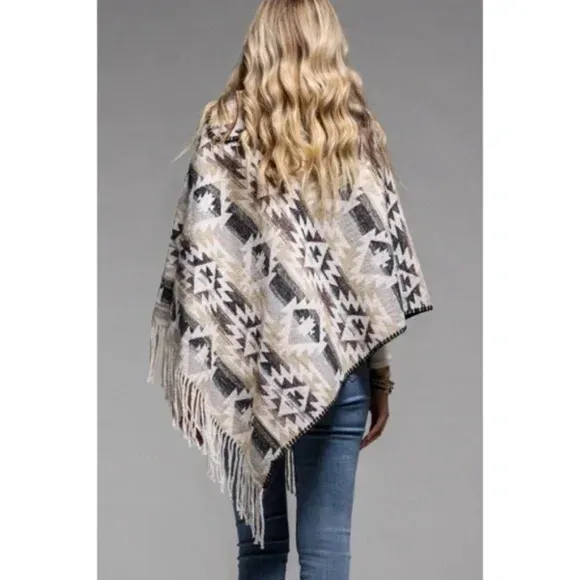 White Combo Bohemian Western Aztec Pattern Knit Poncho w/ Tassels