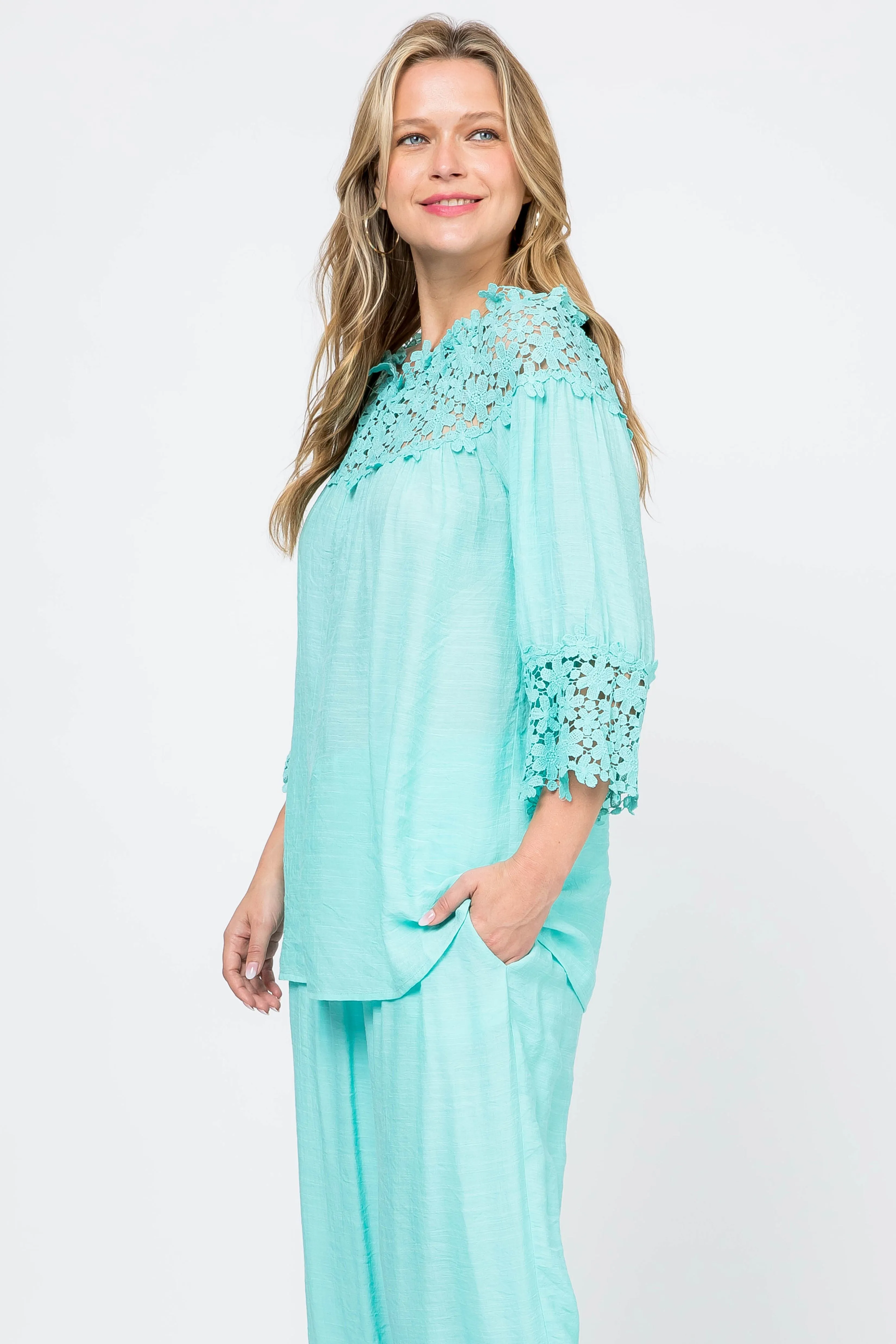 Women's Casual Crochet Trimmed Scoop Neck ¾ Sleeve Tunic Top