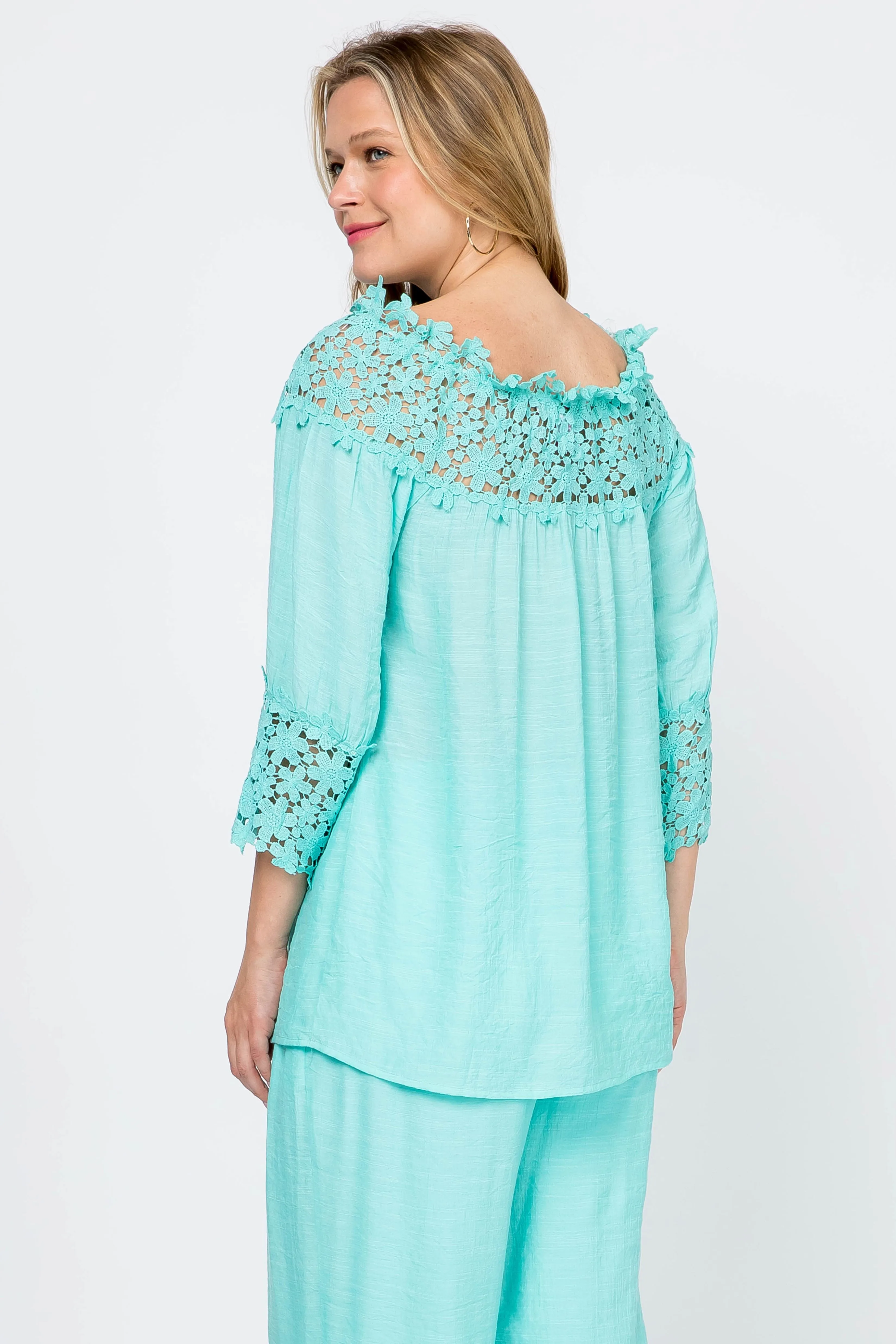 Women's Casual Crochet Trimmed Scoop Neck ¾ Sleeve Tunic Top